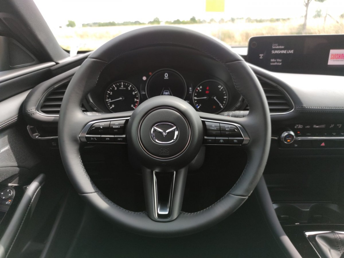 Mazda 3 3 Exclusive Matrix BOSE 360° Klimaaut Freisprech - 