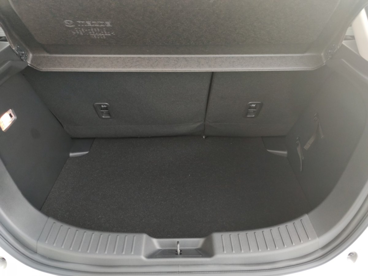 Mazda 2 2 CENTER 23er Klimaaut Sitzheizg Freisprech LED  - 