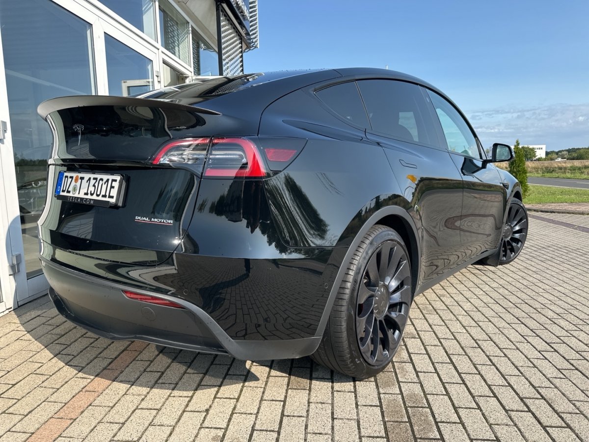 Tesla Model Y Model Y Performance RFK Klimaaut Lenkradheizg Si - 