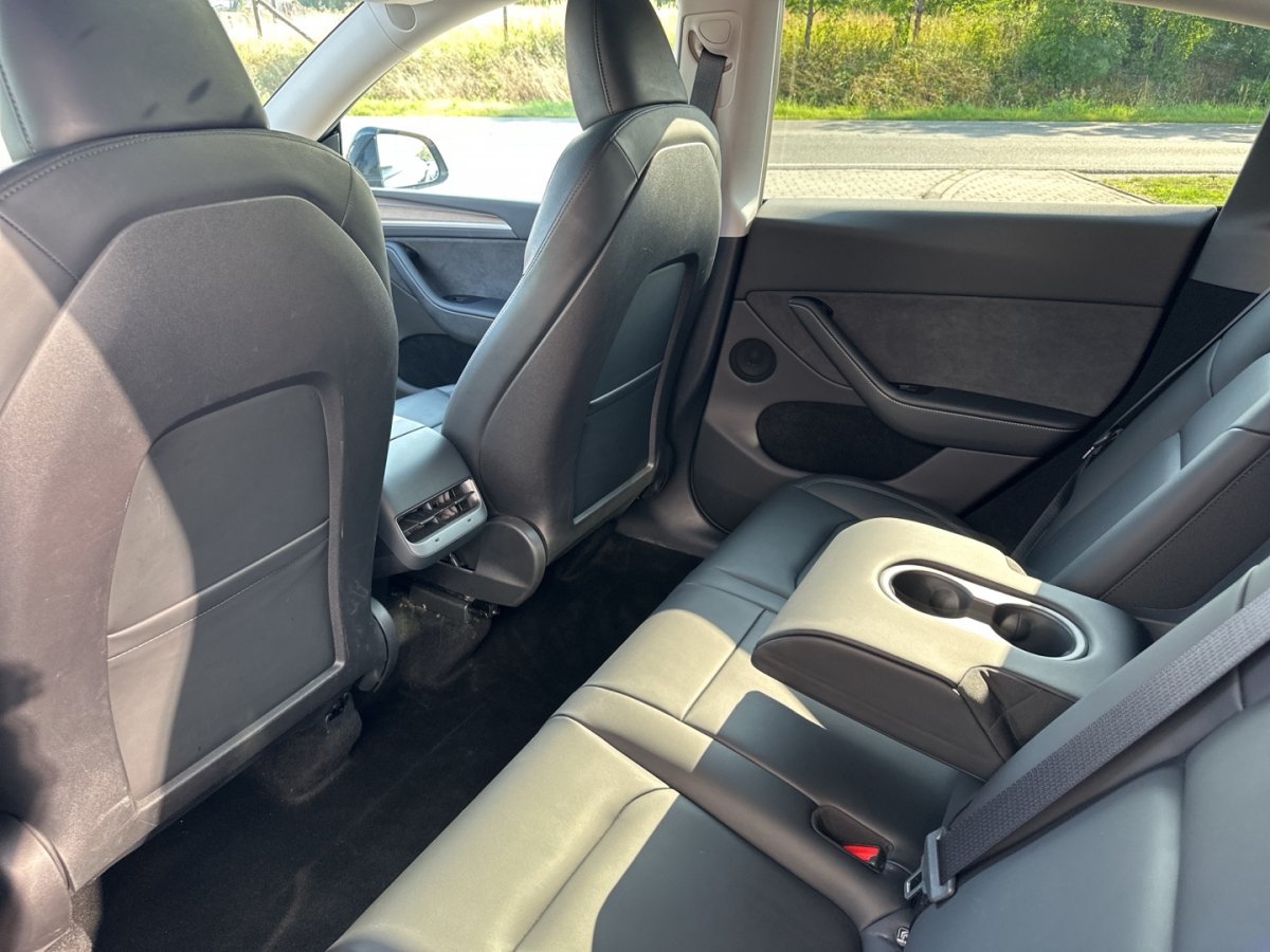 Tesla Model Y Model Y Performance RFK Klimaaut Lenkradheizg Si - 
