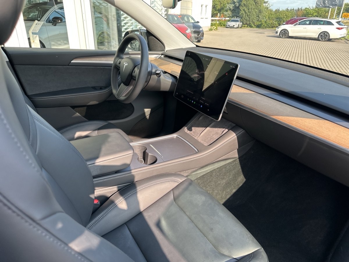 Tesla Model Y Model Y Performance RFK Klimaaut Lenkradheizg Si - 