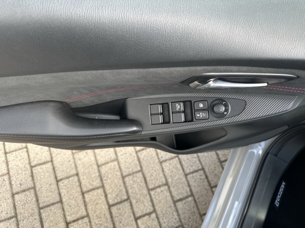 Mazda 2 2 HOMURA AKA Tuning Klimaaut Lenkradheizg Matrix - 