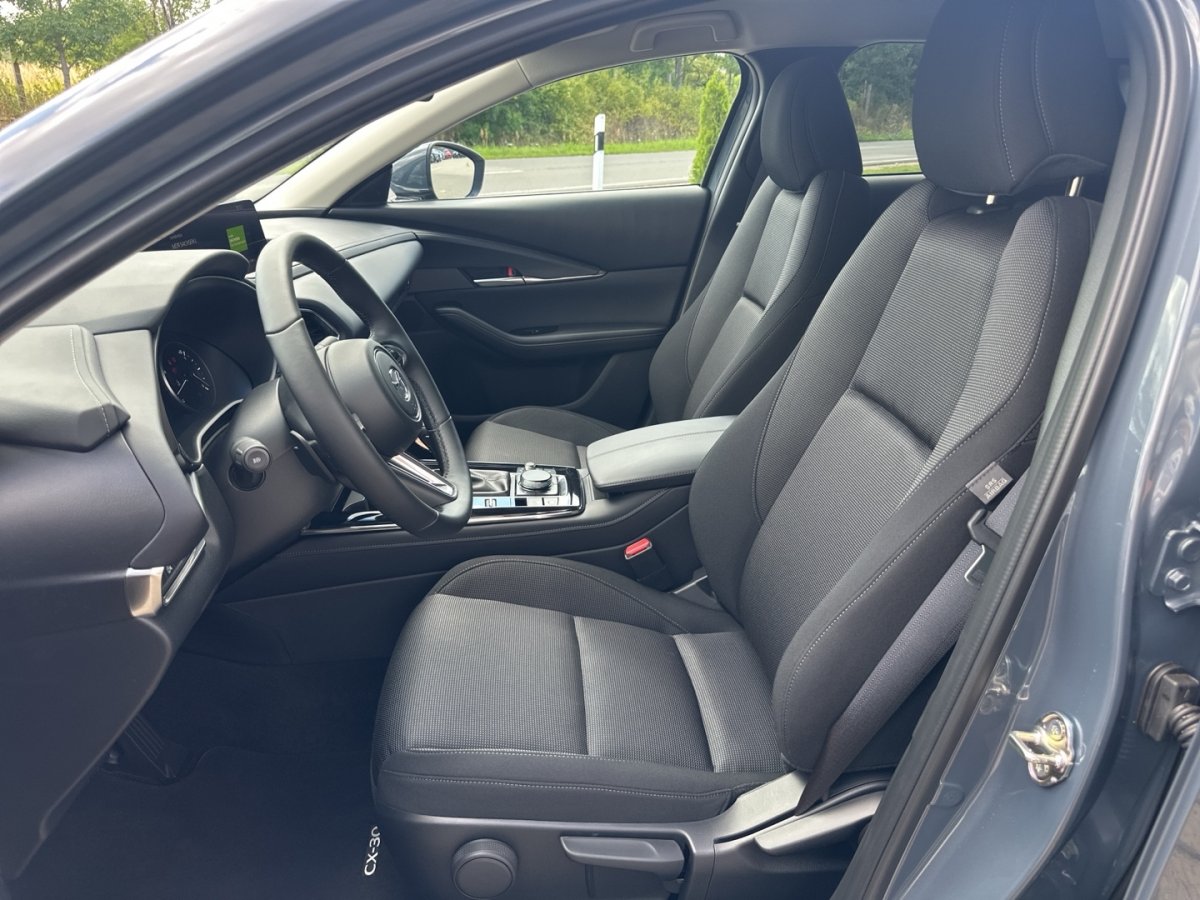 Mazda CX-30 CX-30 Centre DESI Matrix RFK Klimaaut MRCC Sitzh - 