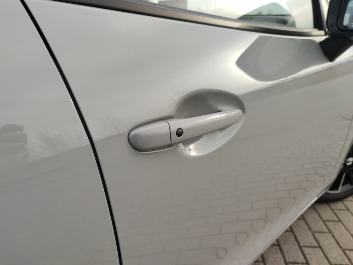 Mazda 2 2 HOMURA AKA Tuning Klimaaut Lenkradheizg Matrix - 