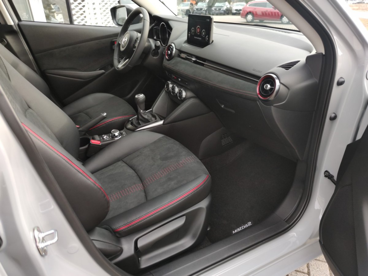 Mazda 2 2 HOMURA AKA Tuning Klimaaut Lenkradheizg Matrix - 