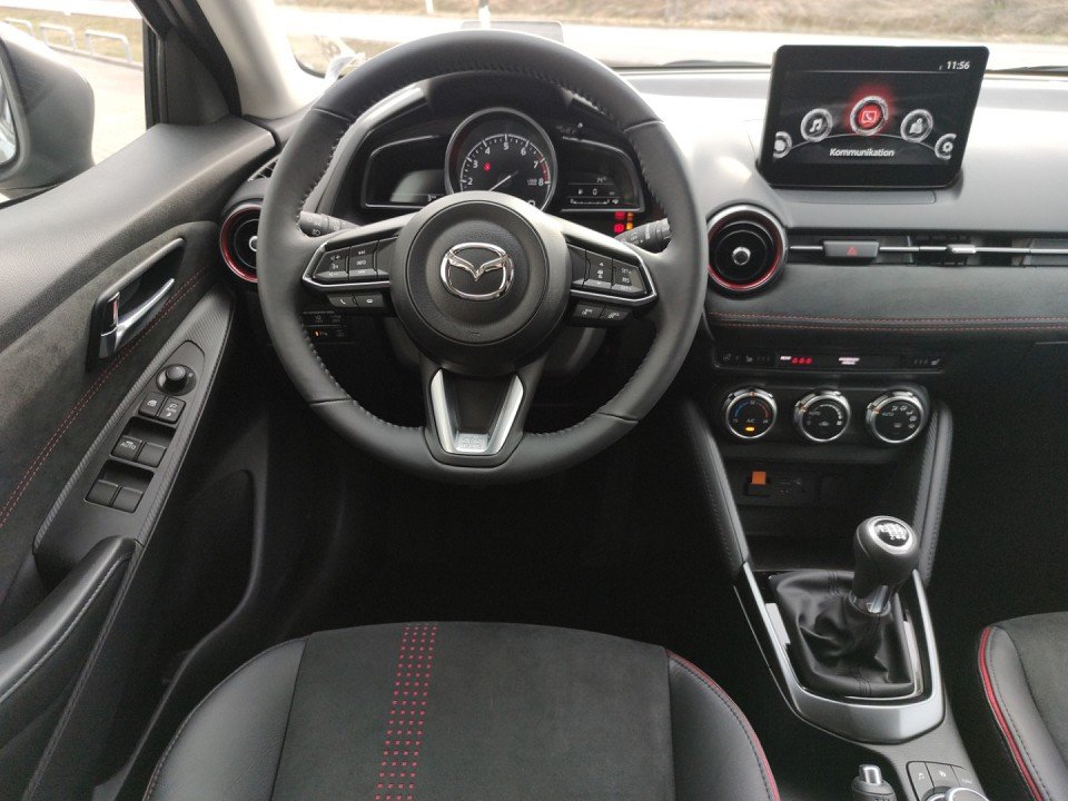 Mazda 2 2 HOMURA AKA Tuning Klimaaut Lenkradheizg Matrix - 