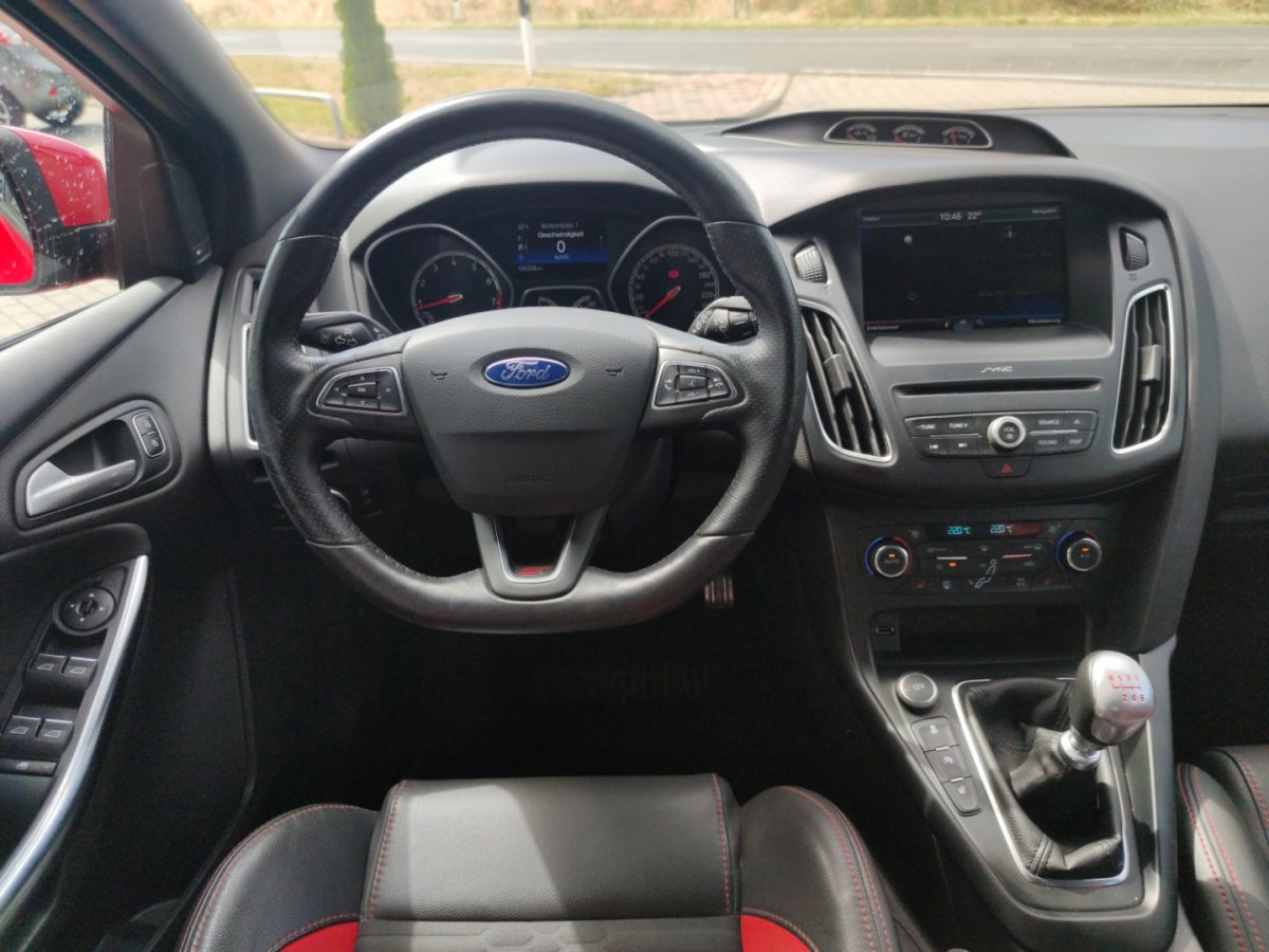 Ford Focus Focus ST Bi-Xenon Recaro Klimaaut Freisprech Sit - 