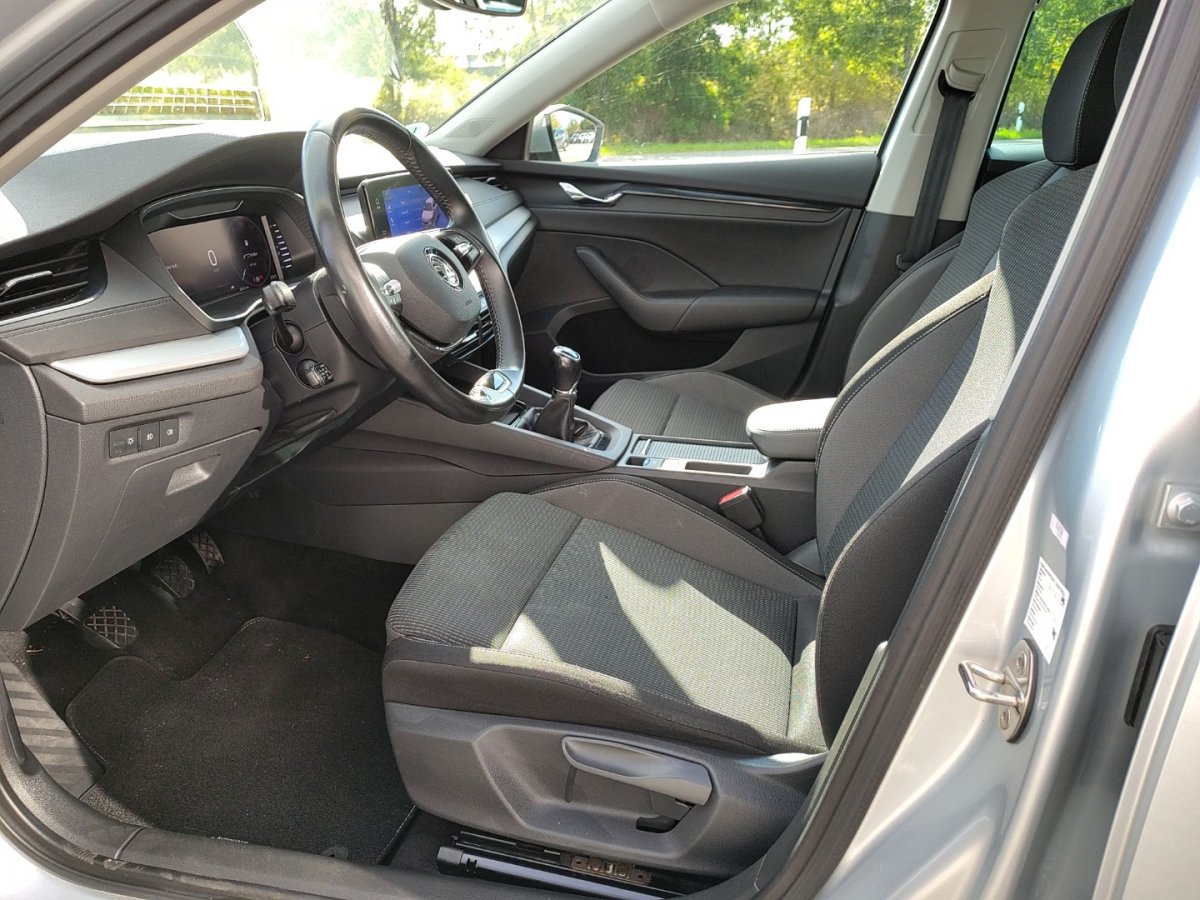 Skoda Octavia Octavia Combi Ambition LED ACC Kessy Sitzheizg K - 