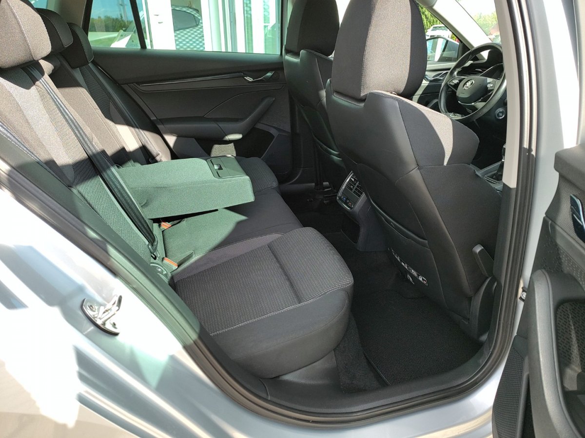 Skoda Octavia Octavia Combi Ambition LED ACC Kessy Sitzheizg K - 