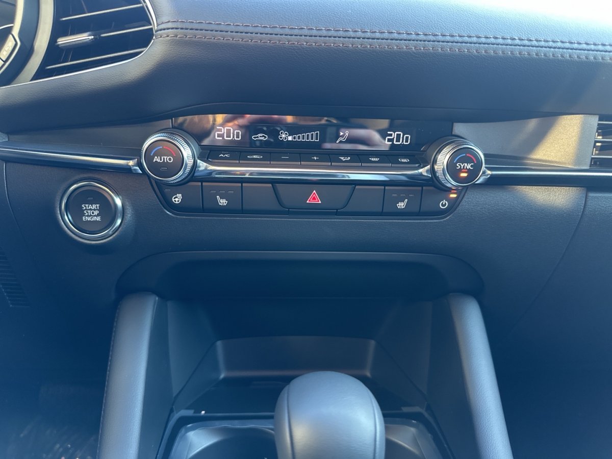 Mazda 3 3 2.5L e-SKYACTIV G 140ps I (Vorschaubilder können Abweichungen enthalten) - 