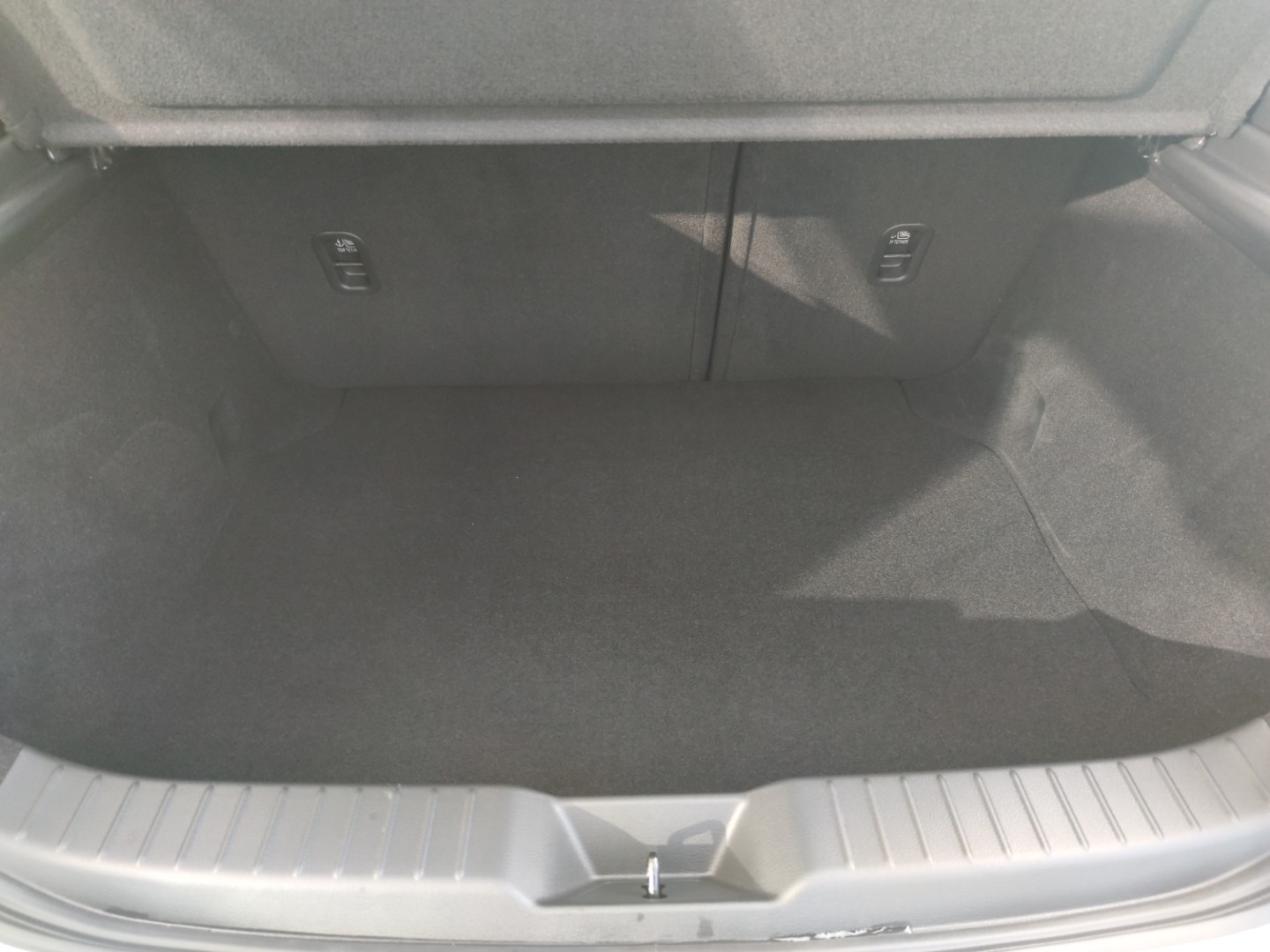 Mazda 3 3 2.5L e-SKYACTIV G 140ps I (Vorschaubilder können Abweichungen enthalten) - 