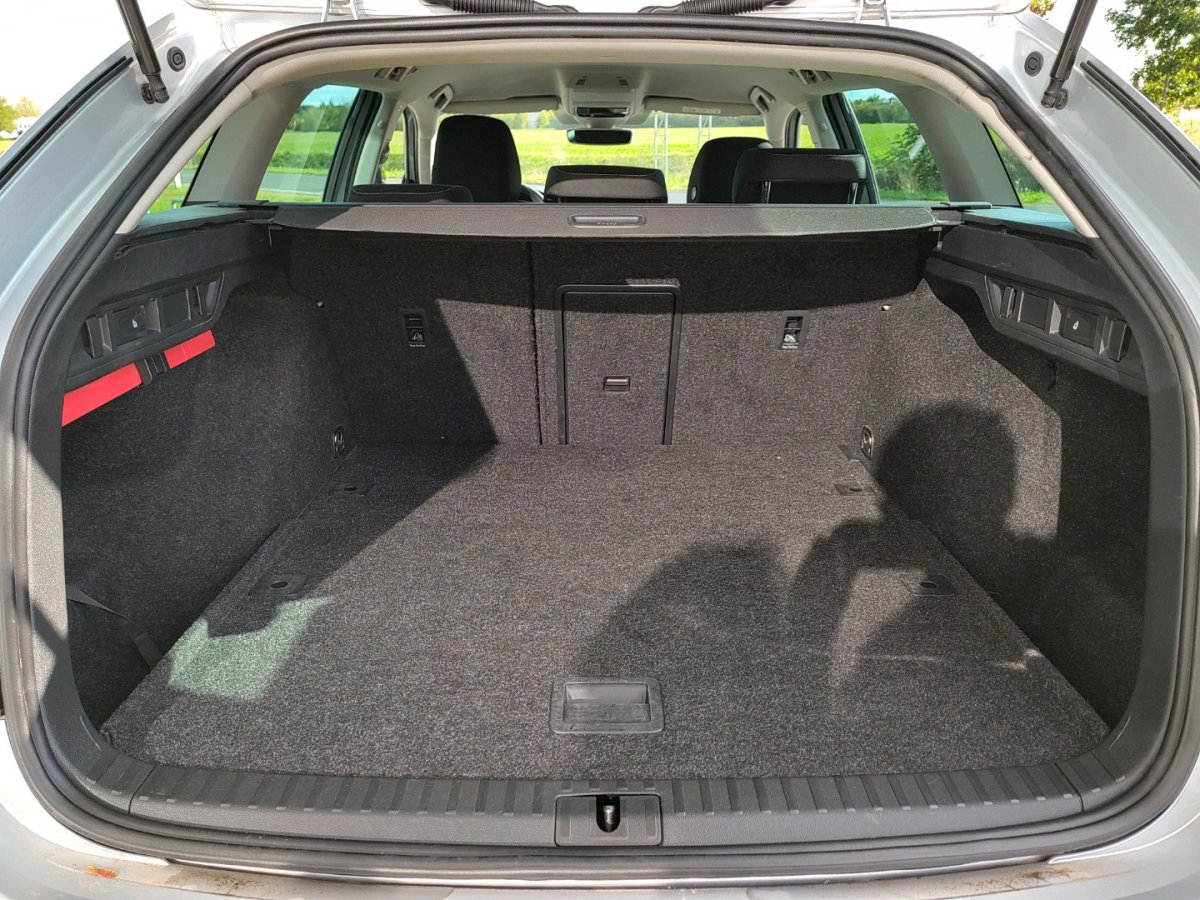 Skoda Octavia Octavia Combi Ambition LED ACC Kessy Sitzheizg K - 