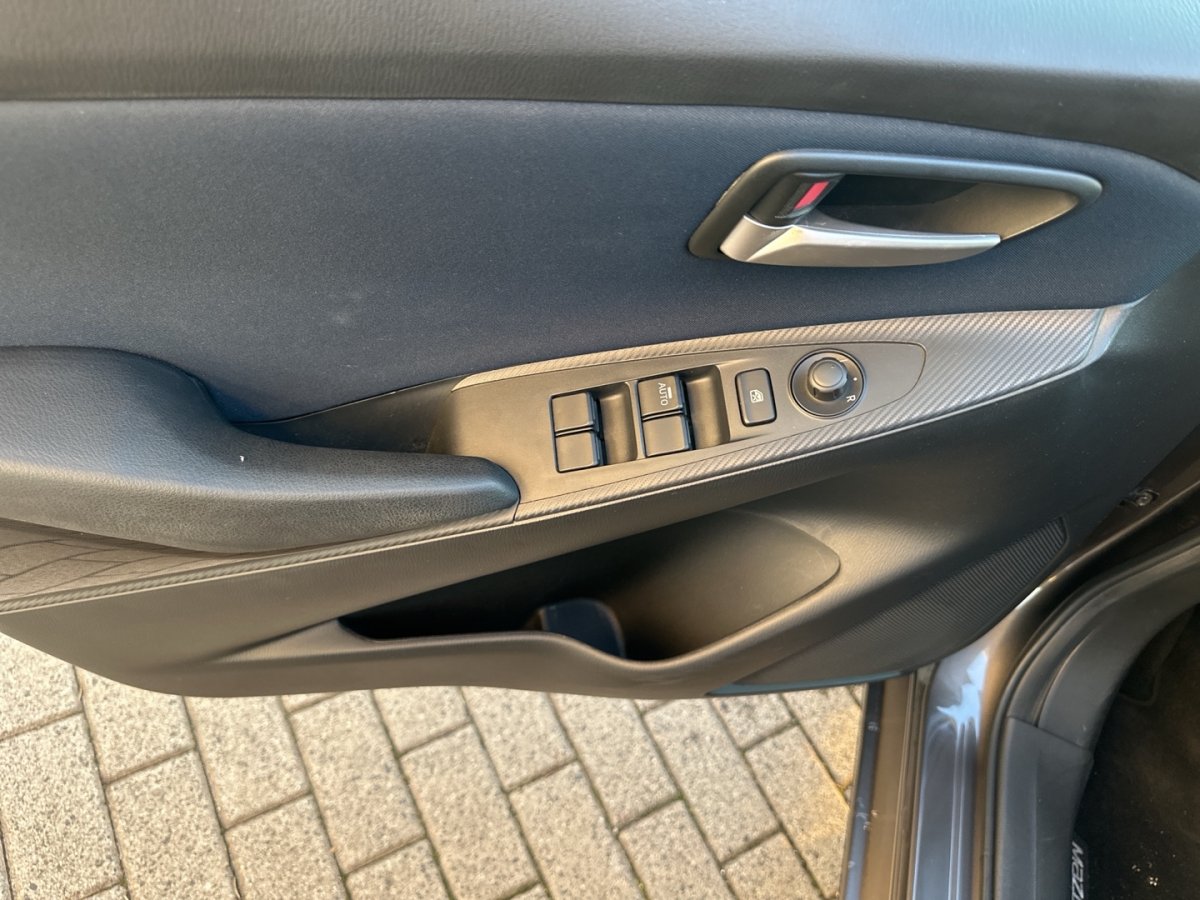 Mazda 2 2 Center TOU-P Regensenor Freisprech Sitzheizung - 