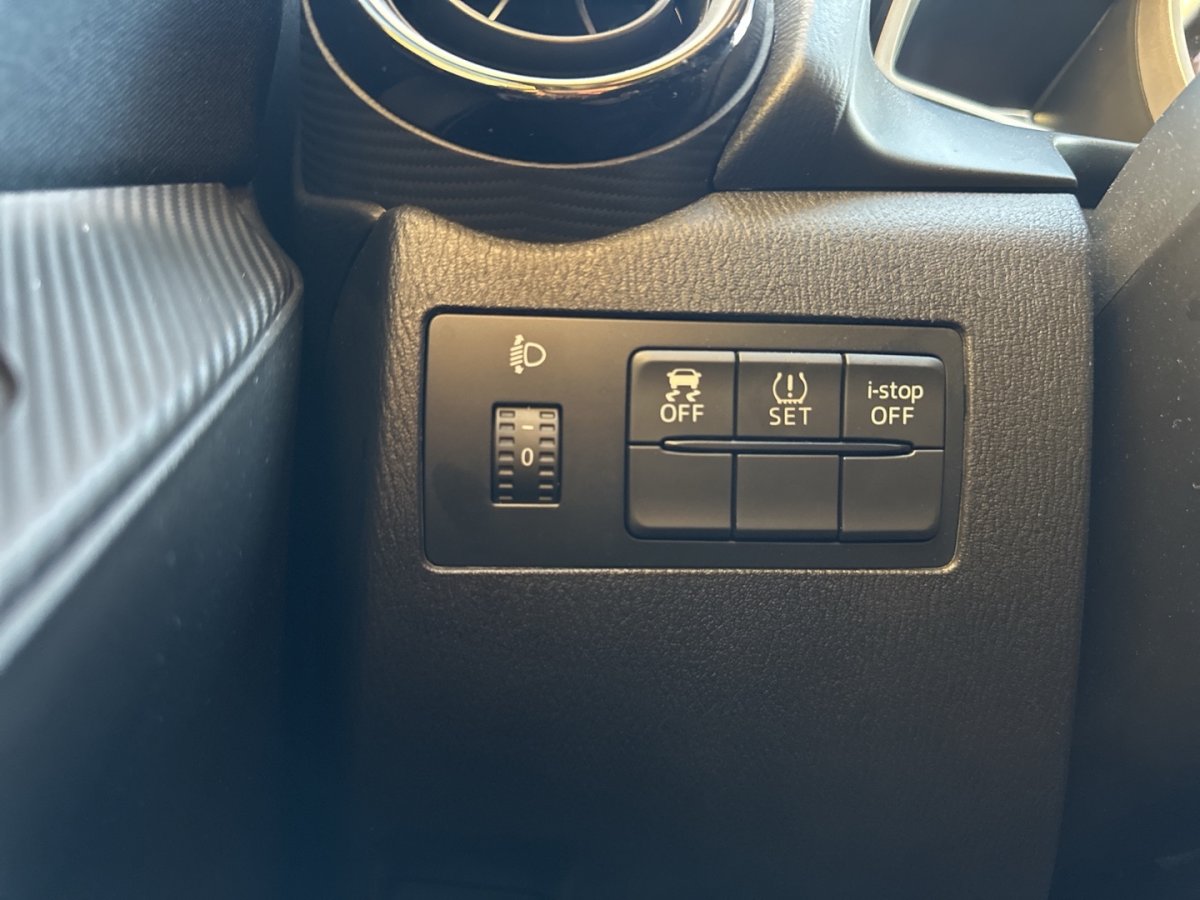 Mazda 2 2 Center TOU-P Regensenor Freisprech Sitzheizung - 