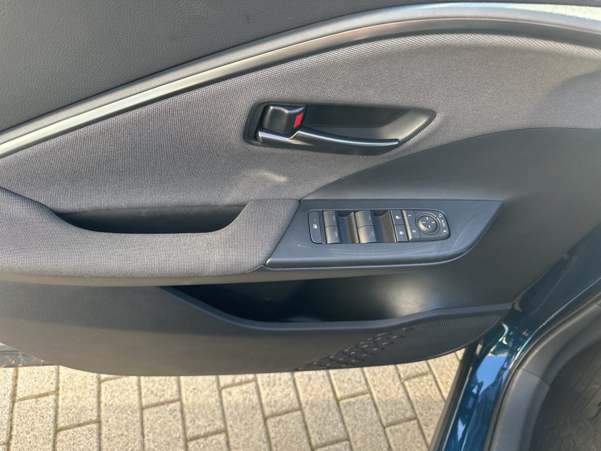 Toyota C-HR C-HR 1. Hand Einparkhilfe Sitzheizung RFK Spurha - 