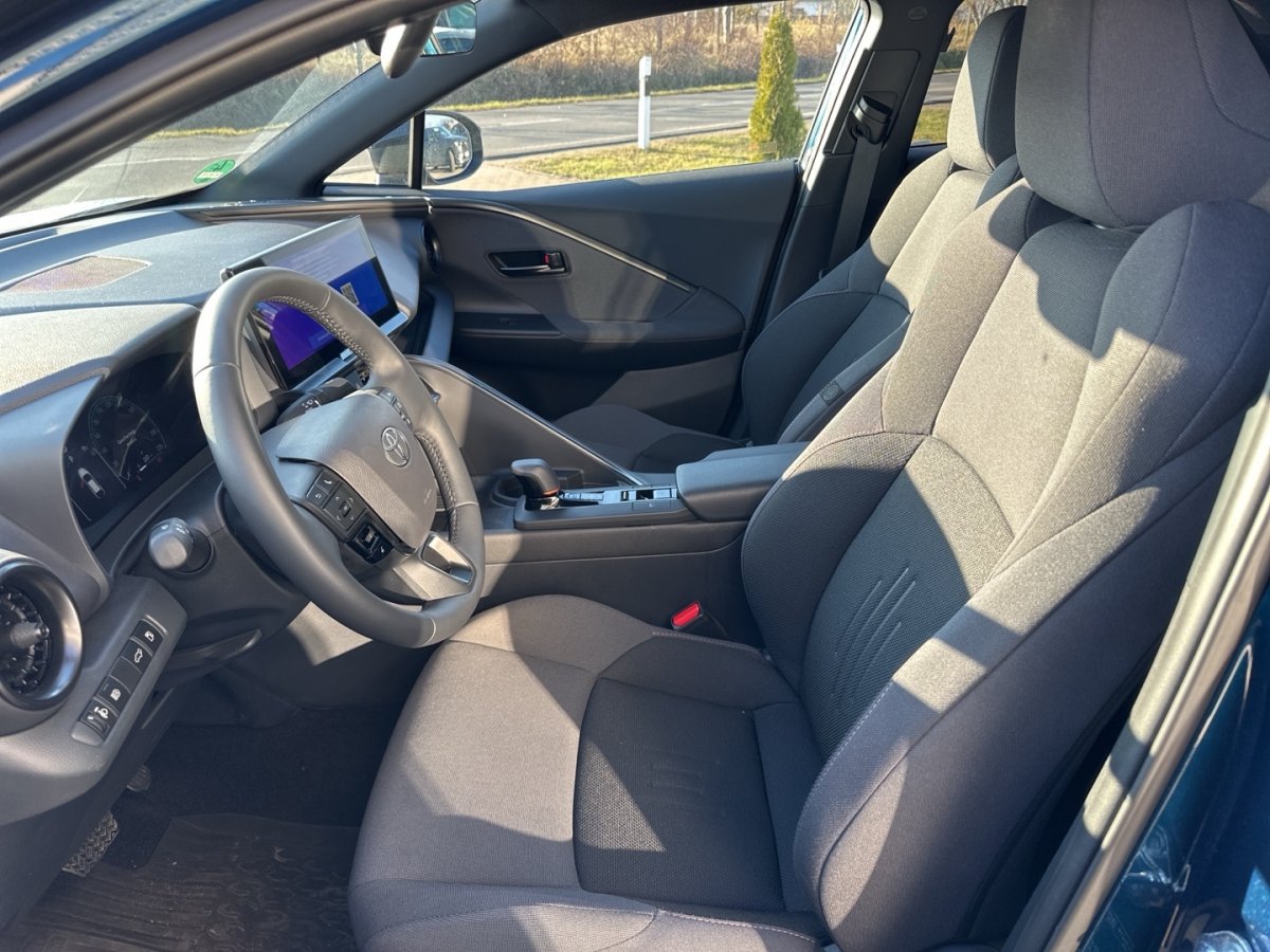 Toyota C-HR C-HR 1. Hand Einparkhilfe Sitzheizung RFK Spurha - 