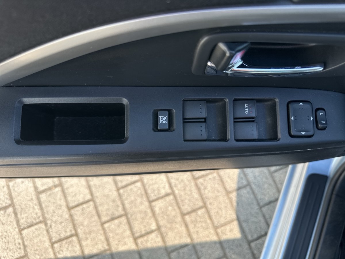 Mazda 5 5 Edition 7-Sitzer Klimaaut Tempomat Sitzheizg F - 