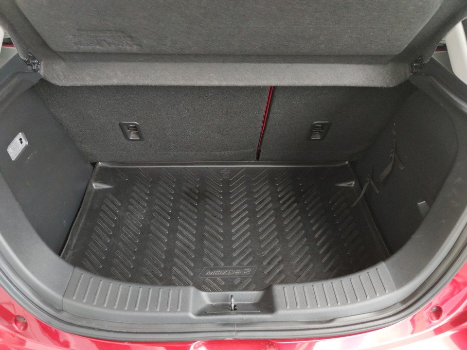 Mazda 2 2 Red Edition Sitzheizg Klimaaut Freisprech Temp - 