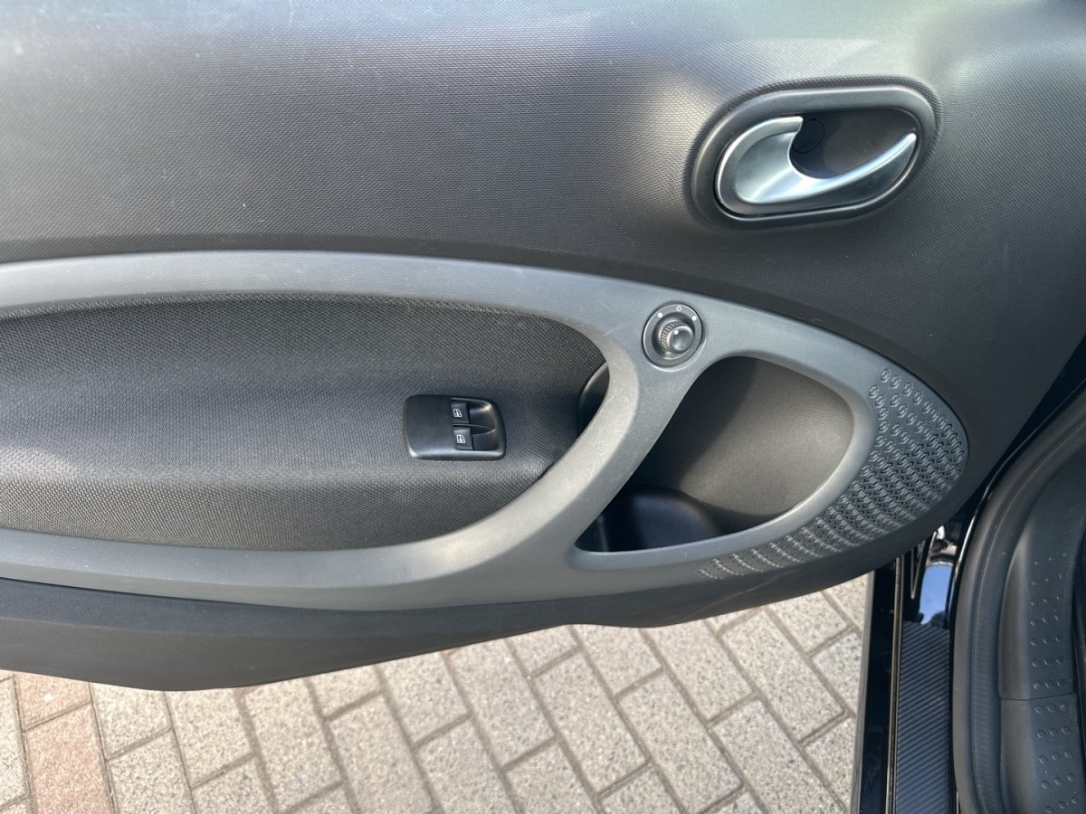 Smart ForTwo Smart Fortwo Sitzheizg Klimaaut RFK Glasdach Tem - 