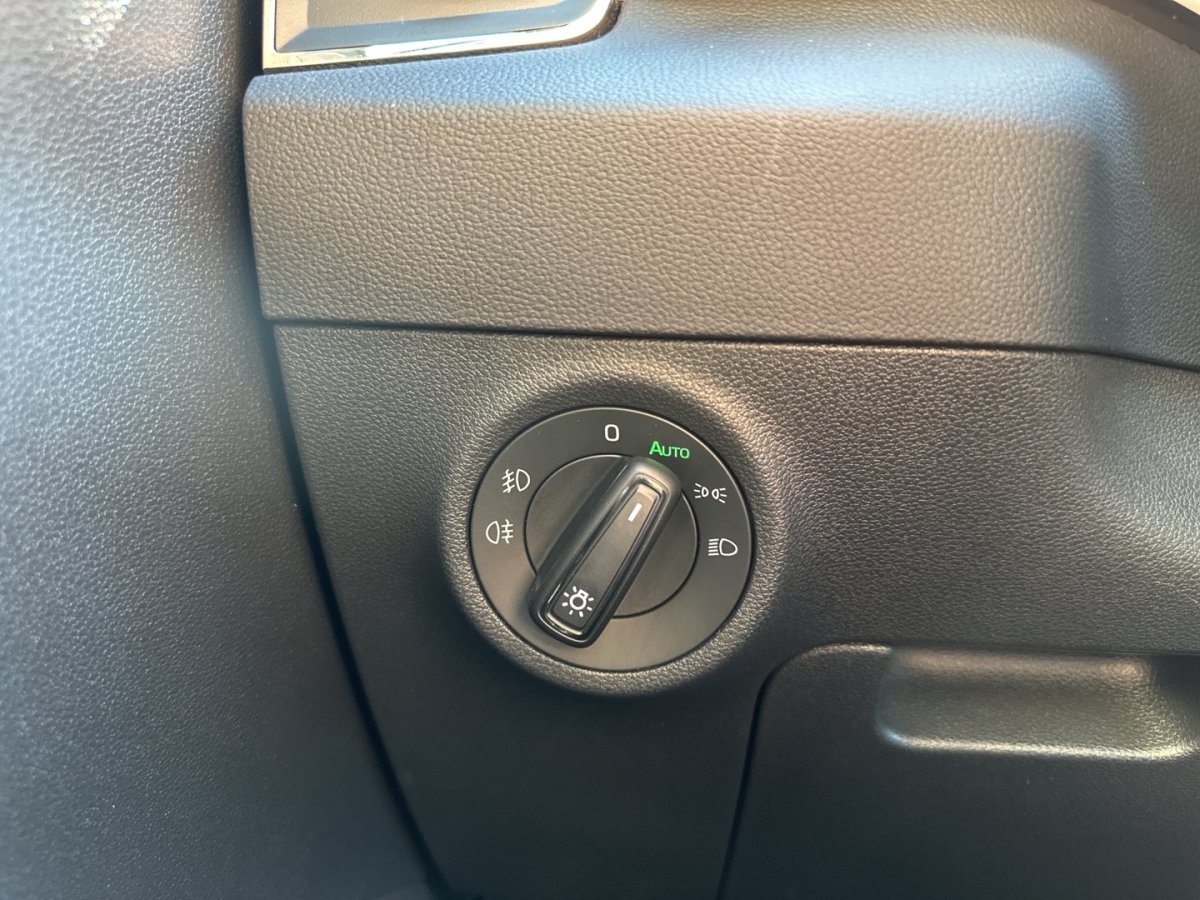 Skoda Karoq Karoq 1. Halter Sitzheizung Einparkhilfe Automat - 