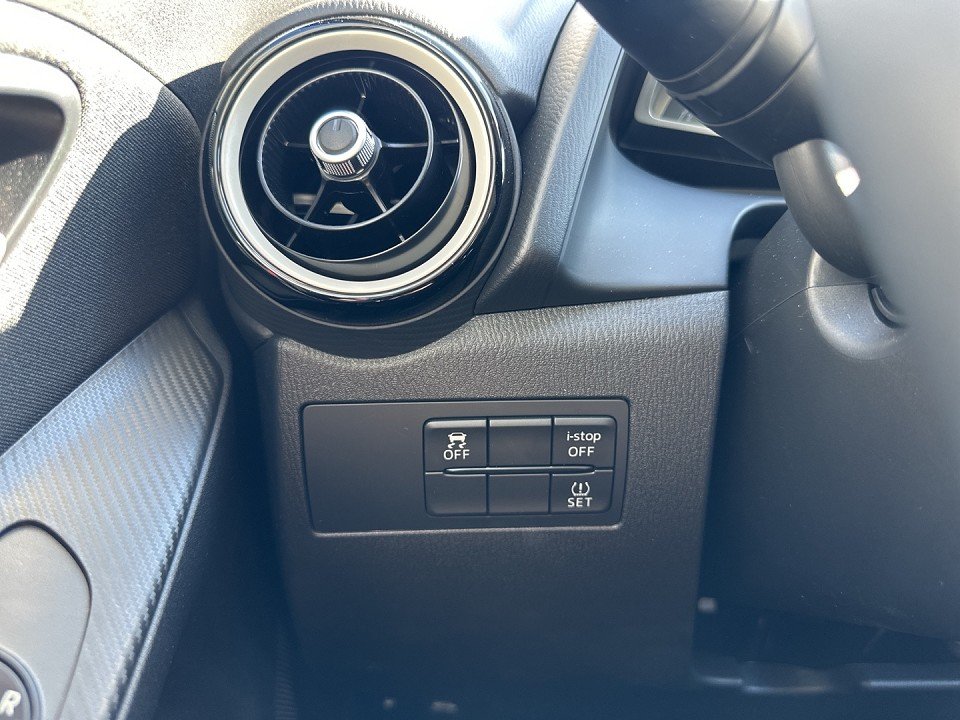 Mazda 2 2 1.5L SKYACTIV-G 75ps - 