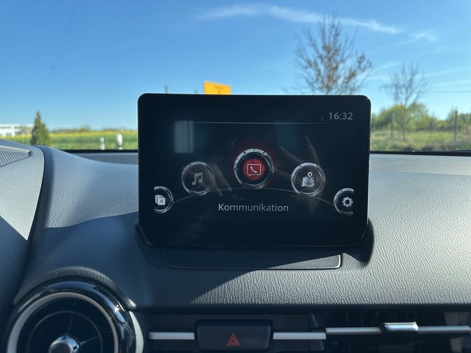 Mazda 2 2 1.5L SKYACTIV-G 75ps - 