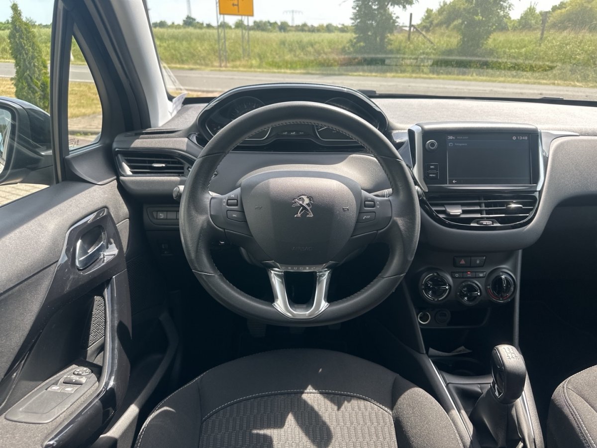 Peugeot 208 208 Active Klima Sitzheizg Freisprech Einparkhil - 