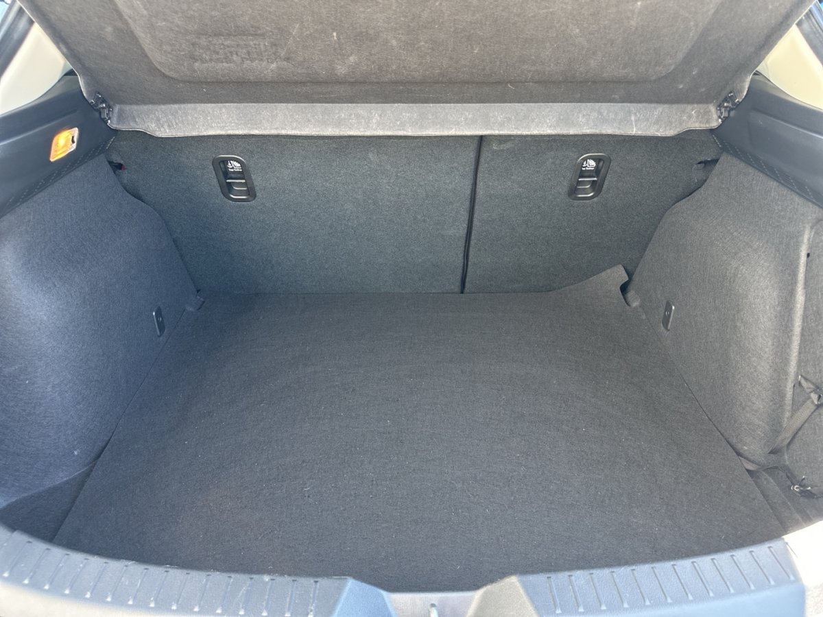Mazda 3 3 CENTER TOU-P Klimaaut Sitzheizg Einparkhilfe F - 