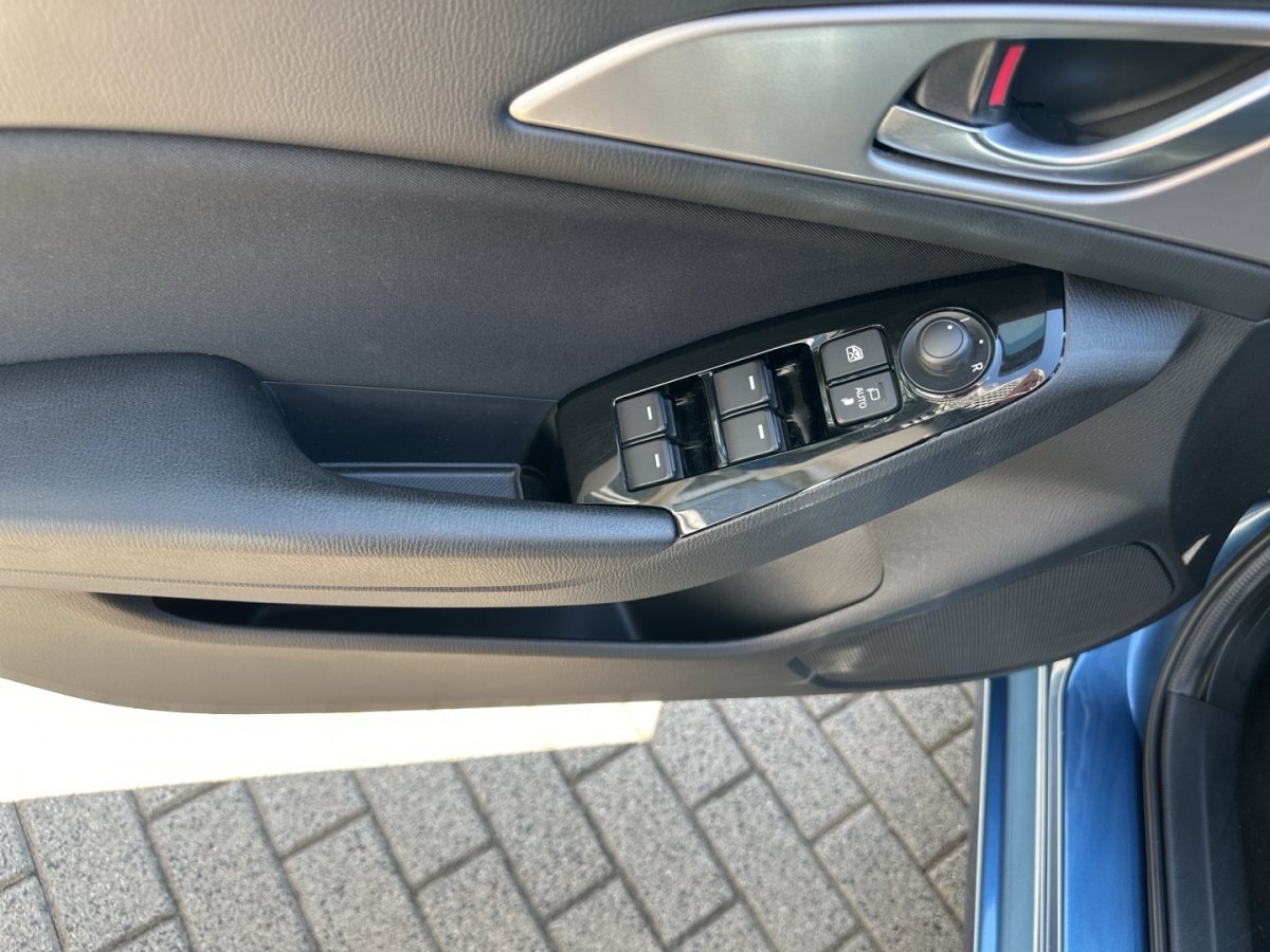 Mazda 3 3 CENTER TOU-P Klimaaut Sitzheizg Einparkhilfe F - 