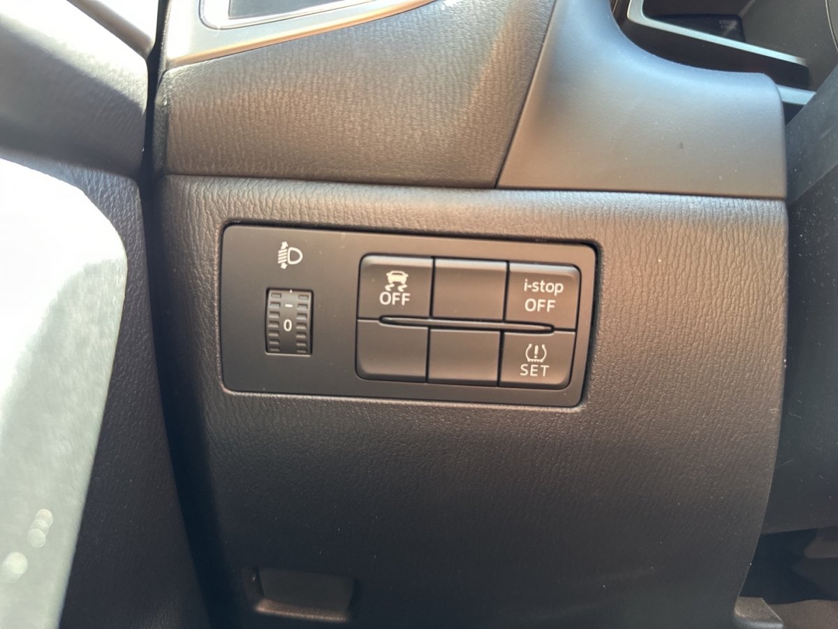 Mazda 3 3 CENTER TOU-P Klimaaut Sitzheizg Einparkhilfe F - 