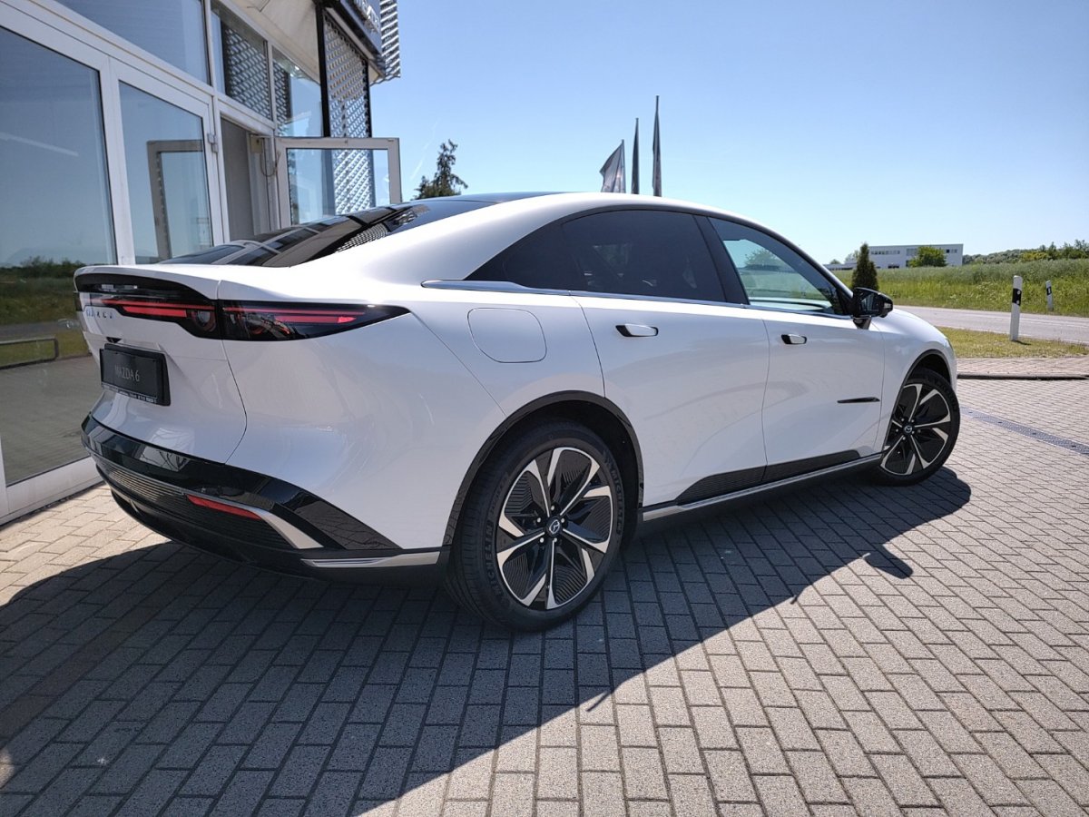 Mazda 6e 6E Takumi 360° Sitzbelüftung Klimaaut Tempomat F - 