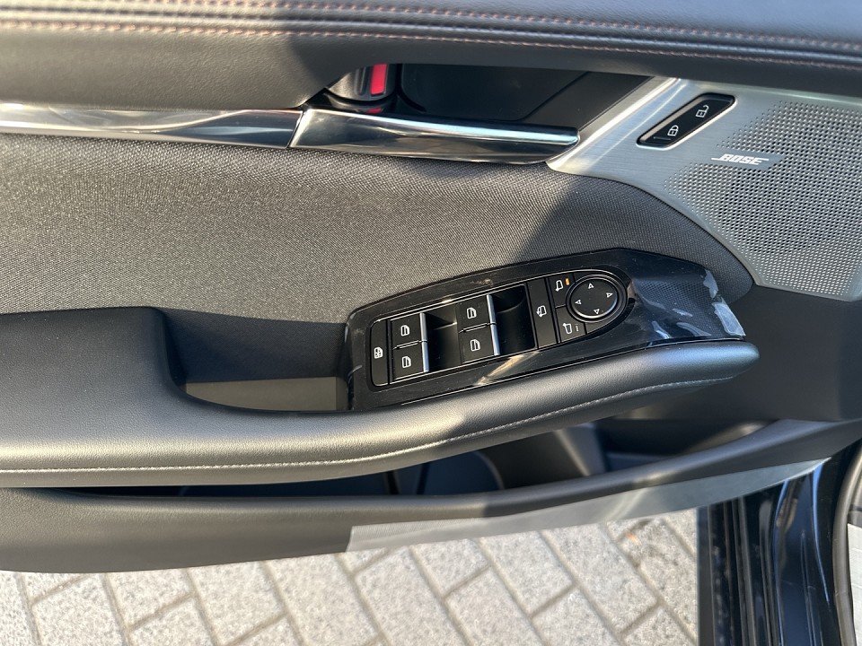 Mazda 3 3 Exclusive Klimaaut BOSE 360° Freisprech MRCC L - 