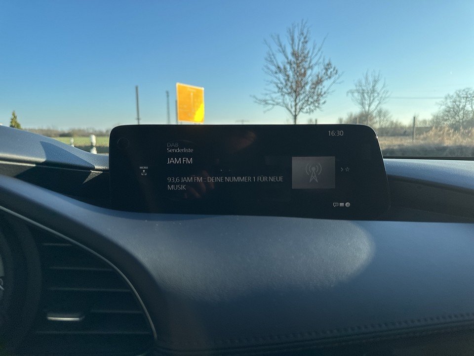 Mazda 3 3 Exclusive Klimaaut BOSE 360° Freisprech MRCC L - 