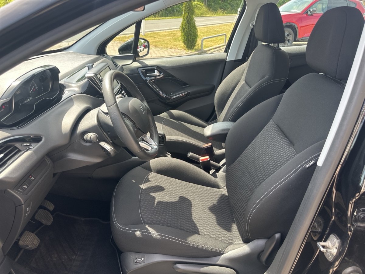 Peugeot 208 208 Active Klima Sitzheizg Freisprech Einparkhil - 