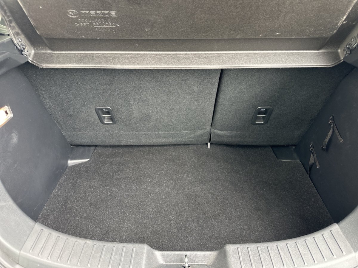 Mazda 2 2 HOMURA Automatik RFK Einpakhilfe Klimaaut Sitz - 