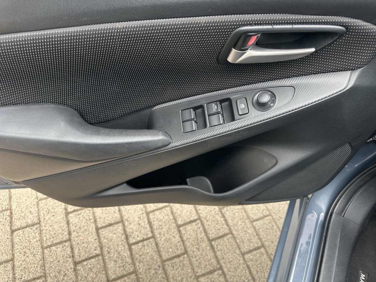 Mazda 2 2 HOMURA Automatik RFK Einpakhilfe Klimaaut Sitz - 