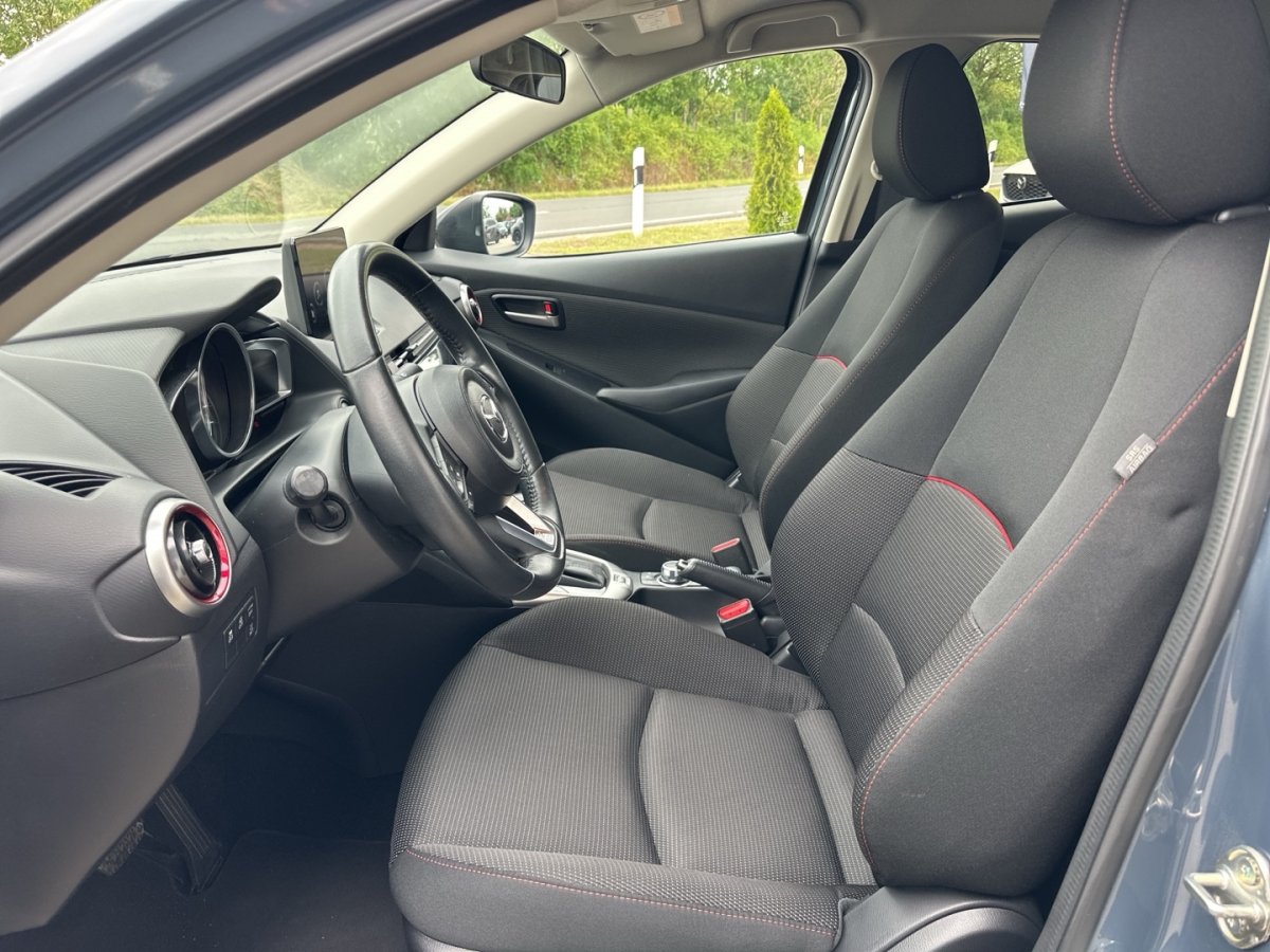 Mazda 2 2 HOMURA Automatik RFK Einpakhilfe Klimaaut Sitz - 
