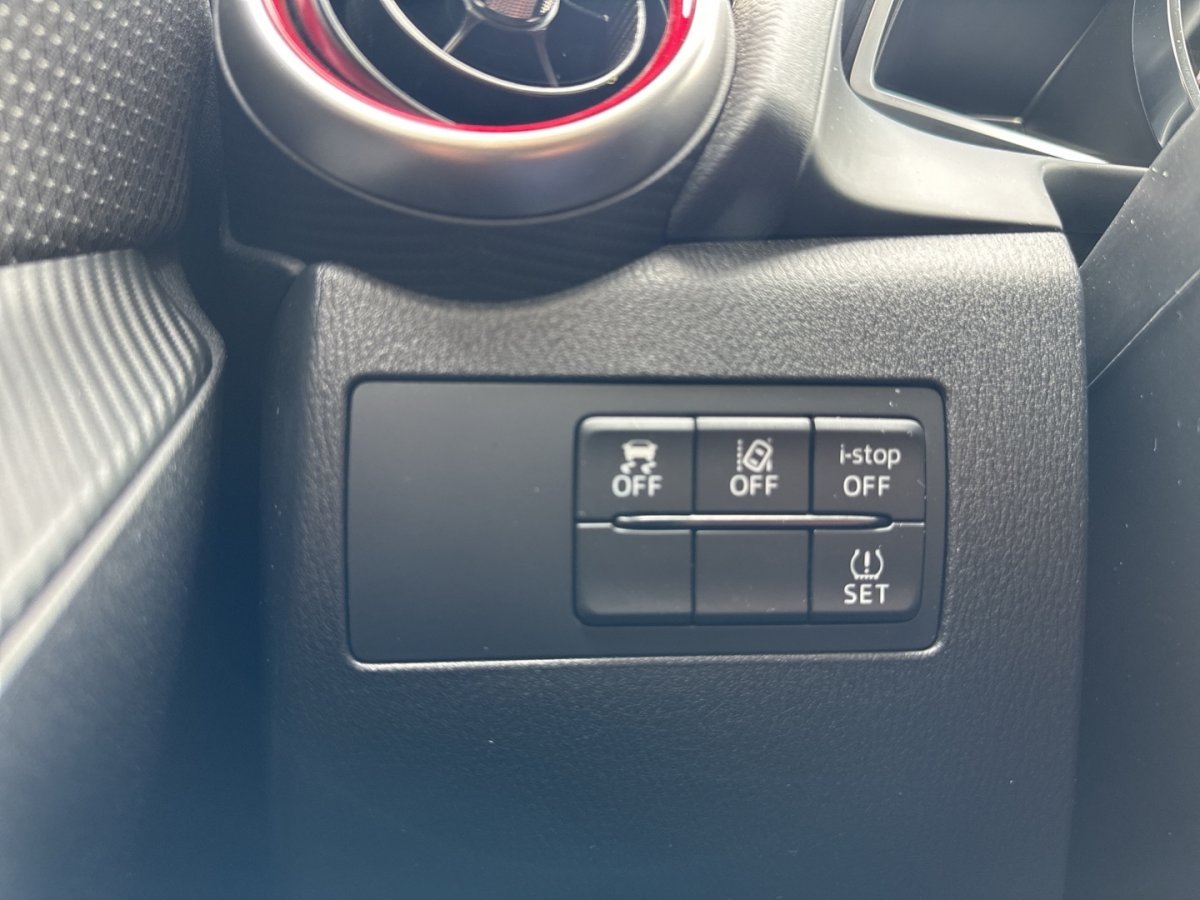 Mazda 2 2 HOMURA Automatik RFK Einpakhilfe Klimaaut Sitz - 