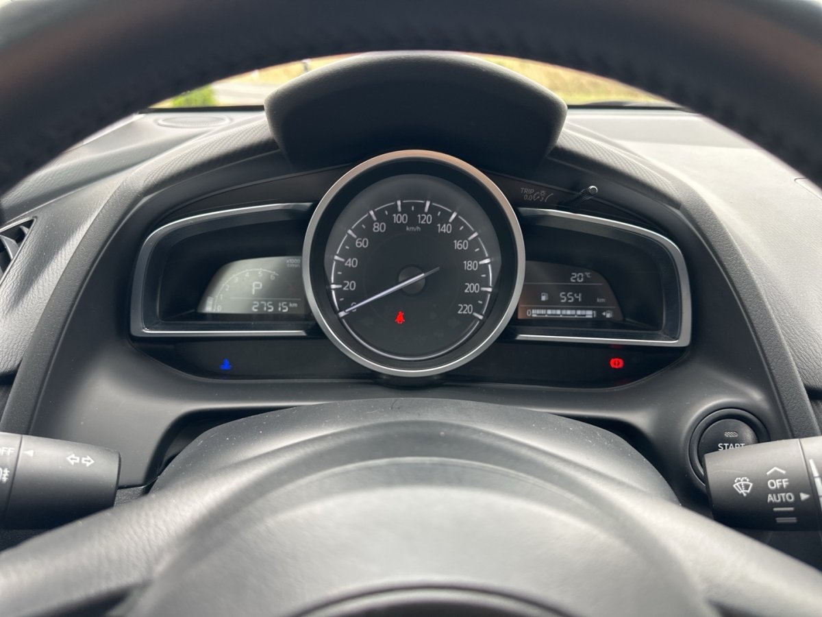 Mazda 2 2 HOMURA Automatik RFK Einpakhilfe Klimaaut Sitz - 