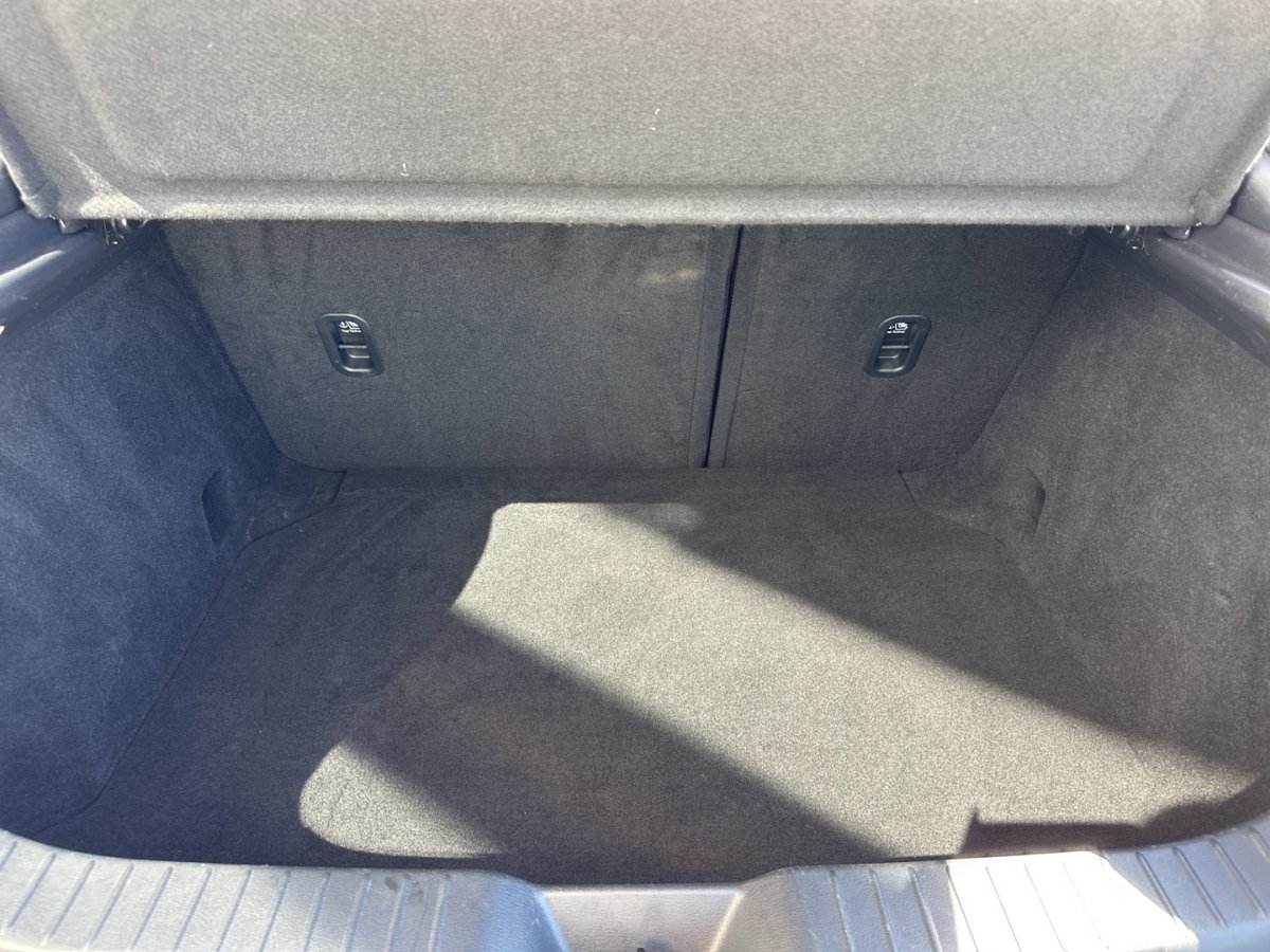Mazda 3 3 SELECTION Standheizg Matrix 360° Klimaaut Sitz - 