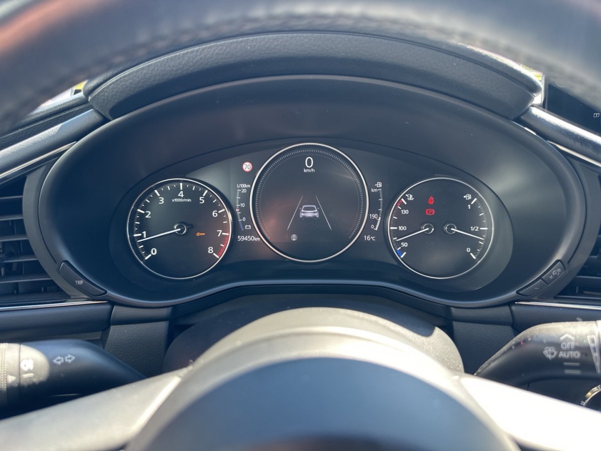 Mazda 3 3 SELECTION Standheizg Matrix 360° Klimaaut Sitz - 