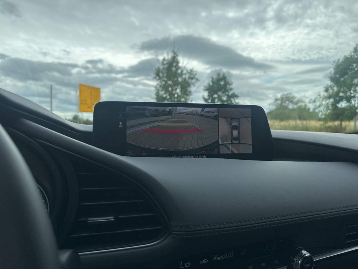 Mazda 3 3 Exclusive Klimaaut BOSE 360° Freisprech MRCC L - 