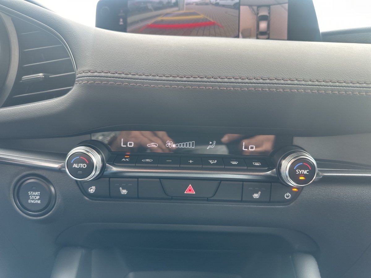 Mazda 3 3 Exclusive Klimaaut BOSE 360° Freisprech MRCC L - 
