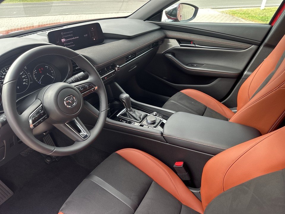 Mazda 3 3 Nagisa Leder Bose RFK Einparkhilfe Notbremsass - 
